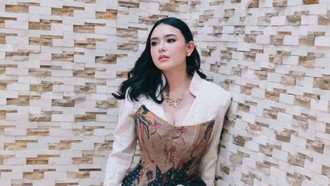 Amanda Manopo Kembali Tampil Usai 1 Minggu Lahiran, Perut Langsingnya Disorot