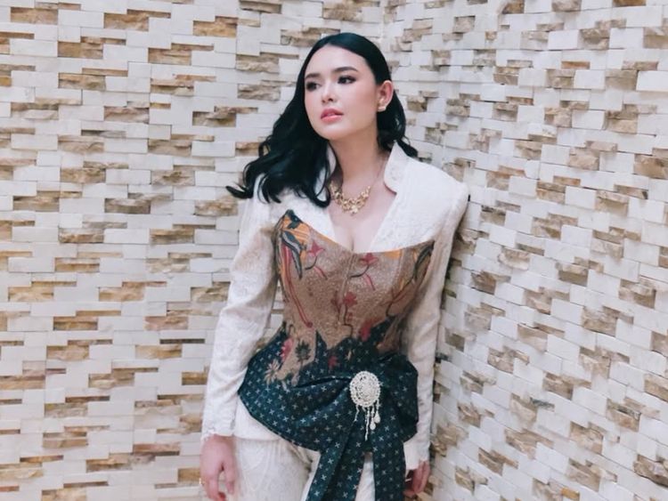Amanda Manopo Kembali Tampil Usai 1 Minggu Lahiran, Perut Langsingnya Disorot