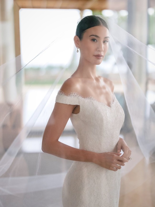 Pernikahan Ann Liu dan Brandon bikin takjub bukan hanya kemewahan tapi keindahan gaun mempelai juga dedikasinya untuk tampil haute couture. Ann total mengenakan 13 gaun desainer.Foto: Instagram @josevilla