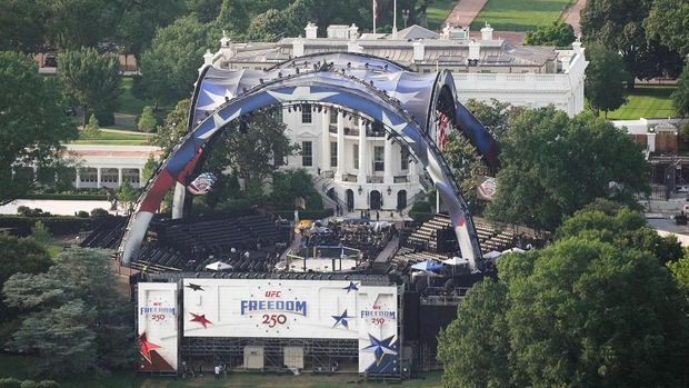 Arena pertarungan UFC dibangun di South Lawn Gedung Putih