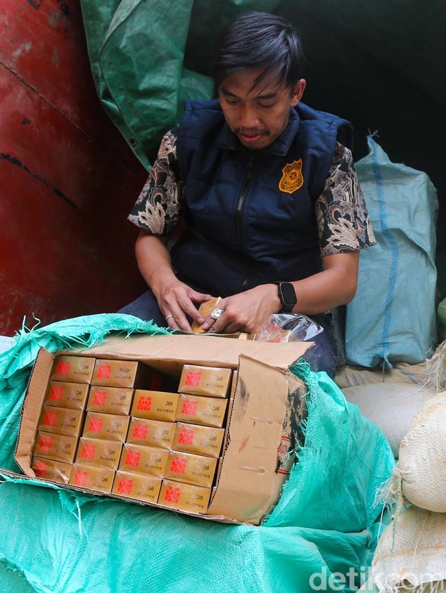 Bea Cukai Bongkar Modus Licik, Jutaan Rokok Ilegal Diselundupkan Lewat Truk Pakan