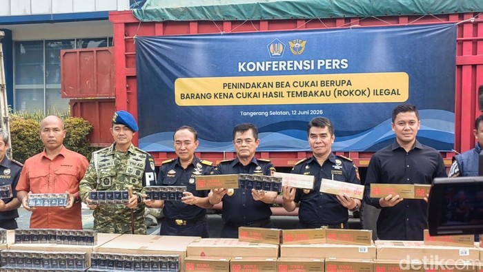 Direktur Jenderal Bea dan Cukai Djaka Budi Utama