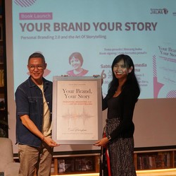 Erwin Parengkuan Terbitkan Buku Your Brand, Your Story