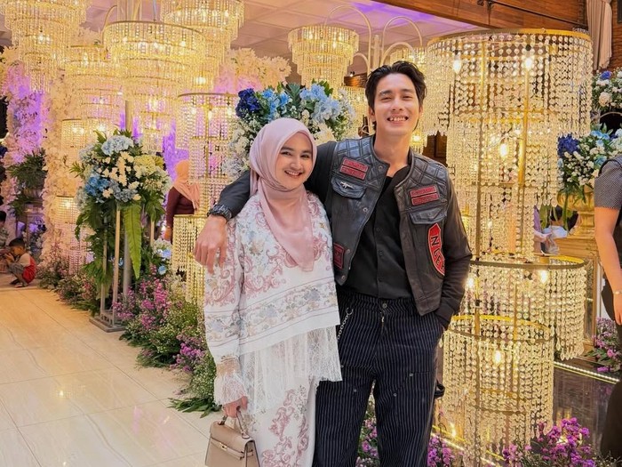 Evan Marvino dan istrinya Uffridatun Nitami