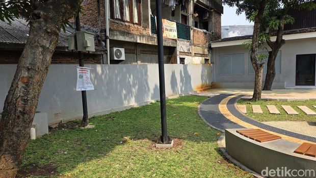 Lokasi bocah dibully hingga tersetrum tiang listrik di Taman Kramat, Jakarta Pusat. (Taufiq S/detikcom)