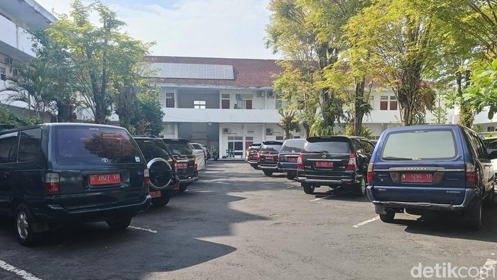 Mobil dinas Pemkab Lumajang