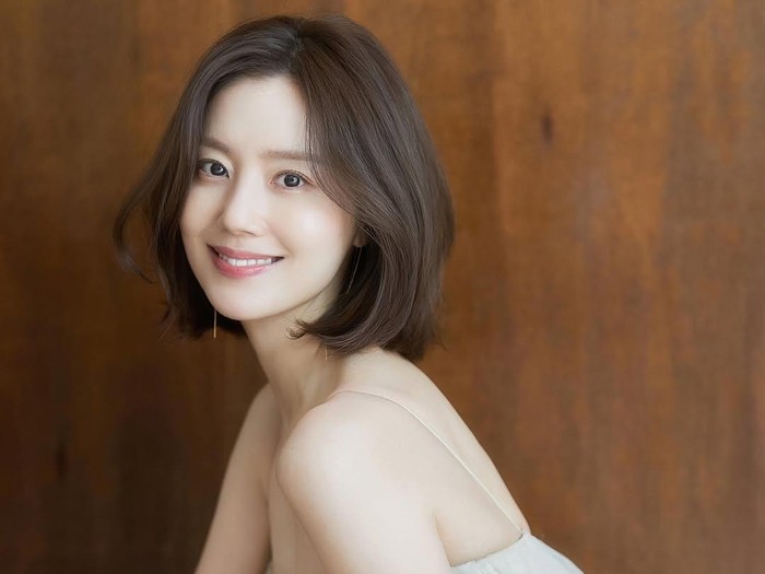 Moon Chae Won pamer foto prewedding jelang pernikahan.
