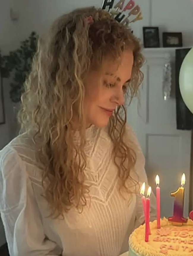 5 Momen Nicole Kidman Pamer Rambut Asli, Lebih Sering Pakai Wig