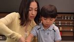 Keseruan Nikita Willy Masak Buat Keluarga, Bikin Mie Goreng dan Steak!