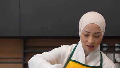 Keseruan Nikita Willy Masak Buat Keluarga, Bikin Mie Goreng dan Steak!