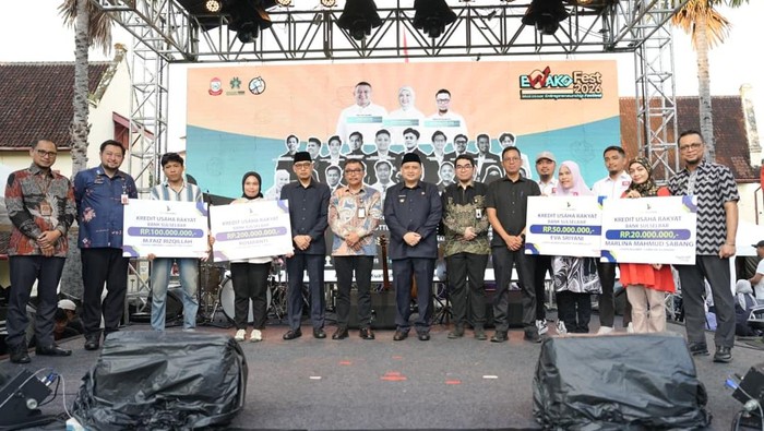 Pemkot Makassar menggandeng Bank Sulselbar dalam penyaluran KUR ke UMKM.