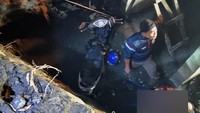 Pemotor di Surabaya Tewas Usai Tercebur Gorong-gorong Proyek Saluran Air