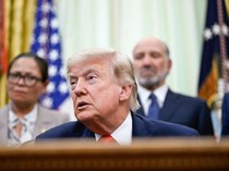 Trump Sebut Kesepakatan Akhiri Perang dengan Iran Ditandatangani Hari Ini