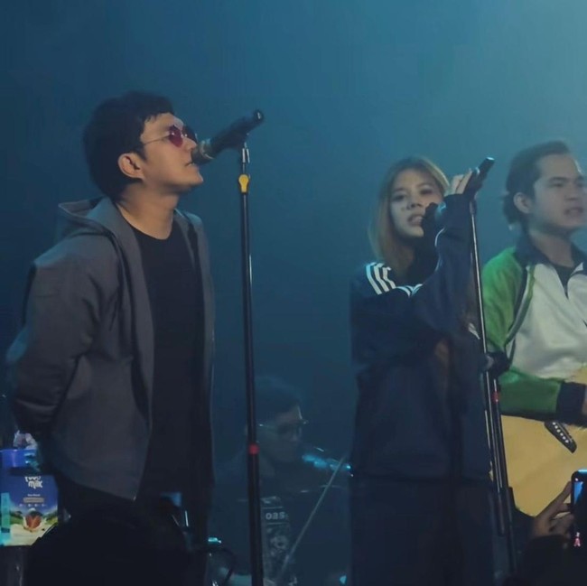 Momen Shafeea Debut Manggung, Langsung Bawakan Lagu Oasis