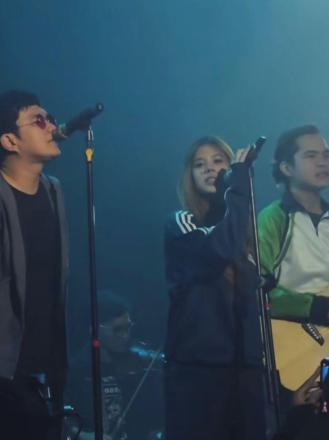 Momen Shafeea Debut Manggung, Langsung Bawakan Lagu Oasis