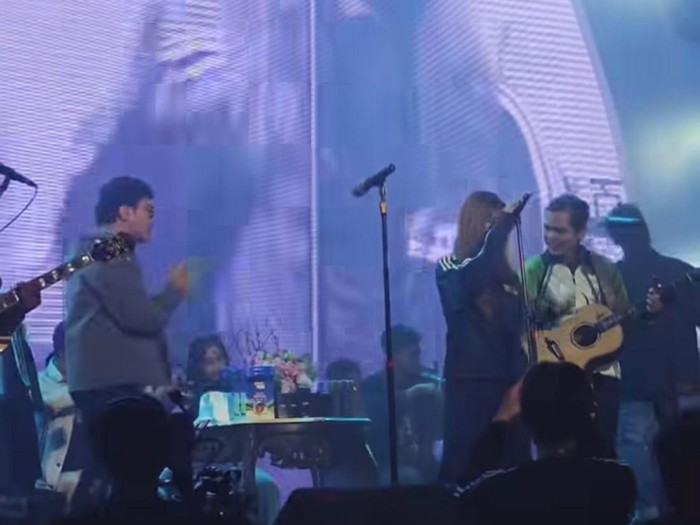 Anak Ahmad Dhani dan Mulan Jameela, yaitu Shafeea Ahmad manggung untuk pertama kali. Ia ikut menjadi bagian dari konser Aldi Taher yang khusus membawakan lagu-lagu Oasis.