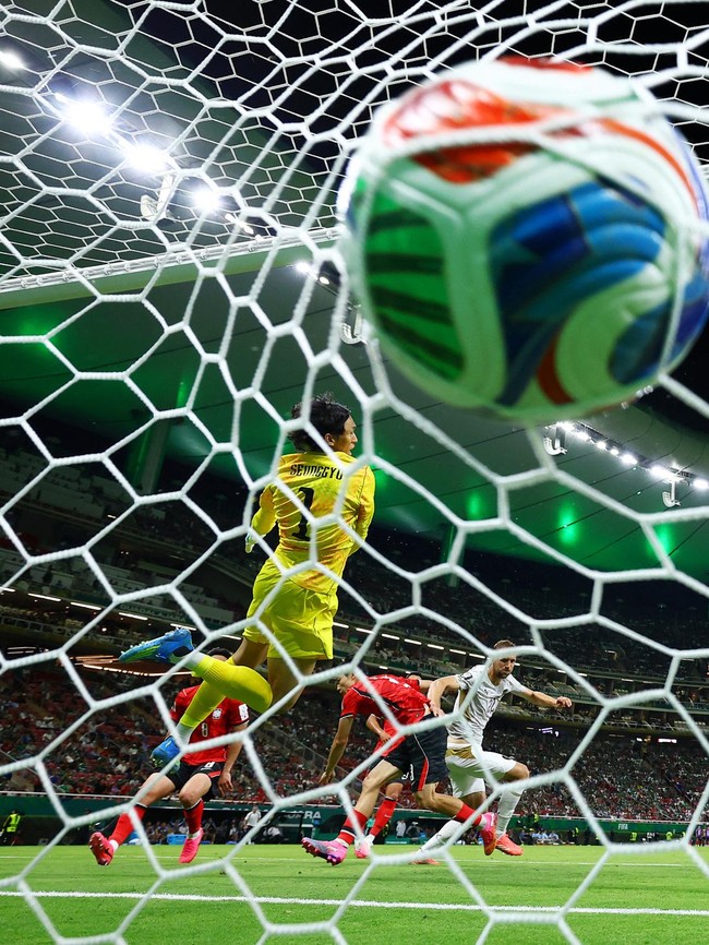 Bangkit dari Tertinggal, Korea Selatan Taklukkan Ceko 2-1 di Laga Perdana