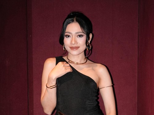 Artis Stella Bodea yang terkenal lewat sinetron Tukang Ojek Pengkolan mulai mengawali karirnya untuk terjun ke dunia film nih.