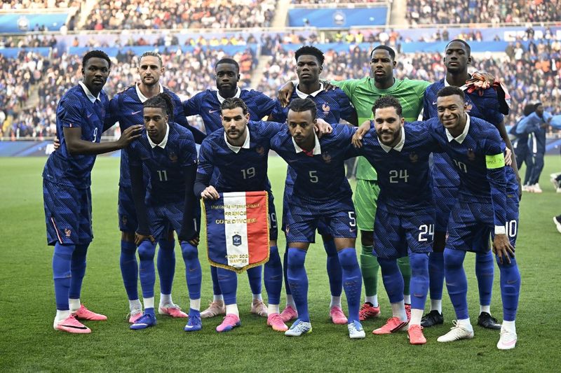 Timnas Prancis France's players pose for a team photograph before the international friendly football match between France and Ivory Coast ahead of the 2026 FIFA World Cup football tournament at the Stade de la Beaujoire in Nantes, western France, on June 4, 2026. (Photo by Loic VENANCE / AFP)