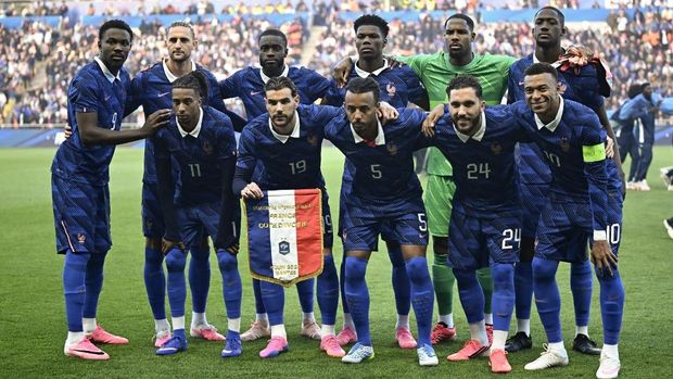 Timnas Prancis France's players pose for a team photograph before the international friendly football match between France and Ivory Coast ahead of the 2026 FIFA World Cup football tournament at the Stade de la Beaujoire in Nantes, western France, on June 4, 2026. (Photo by Loic VENANCE / AFP)