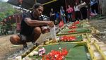 Tradisi Lepas Ancak Warnai Sungai Cisadane Jelang Festival Peh Cun