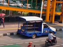 Video: Heboh PKL Hanya Geser saat Ada Penertiban Trotoar di Jakpus