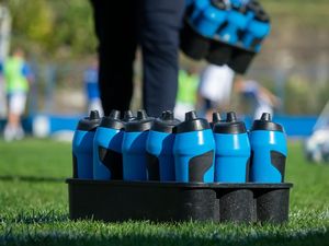 Ini yang Bisa Dialami Pemain Bola Jika Tanding 2x45 Menit Tanpa Minum Sama Sekali