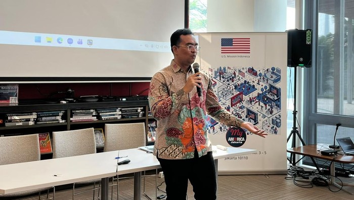 Alumni LPDP Rosi Setyo Nugroho dalam acara MyAmerica MyStory di MyAmerica Jakarta, Gedung Kedutaan Besar Amerika Serikat, Jalan Medan Merdeka Selatan, Jakarta Pusat, Jumat (12/6/2026).