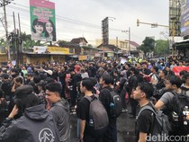 Massa Aliansi Rakyat Memanggil Gelar Aksi di Pertigaan Gejayan Sleman