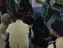 Eskalator Pasar Tanah Abang Eror Bikin 3 Ibu-ibu Jatuh hingga Luka