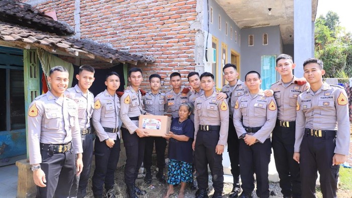 Kapolres Kediri Kota Libatkan Taruna Akpol dalam Aksi Sosial Hari Bhayangkara