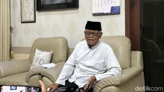 Ketua Umum Majelis Ulama Indonesia (MUI), K.H. M. Anwar Iskandar