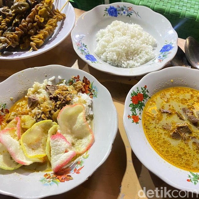 Malam Minggu Asyiknya Makan Gulai Tikungan Legendaris di Blok M
