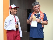 Siswa SD Ini Lancar Ngomong Bahasa Inggris Bareng Mendikdasmen, Belajar dari YouTube