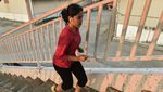 Minim Sarana, Atlet Manfaatkan JPO untuk Berlatih