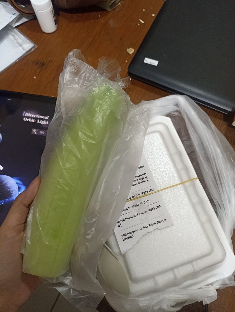 Service Bintang 5! Warung Nasi Goreng Kasih Timun Utuh Buat Lalapan
