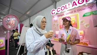 Sido Muncul Ajak Pengunjung ForYouBeauty Konsumsi Kolagen