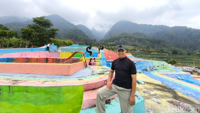 AKP Junaedi dan objek wisata Bumi Pelangi Kuningan