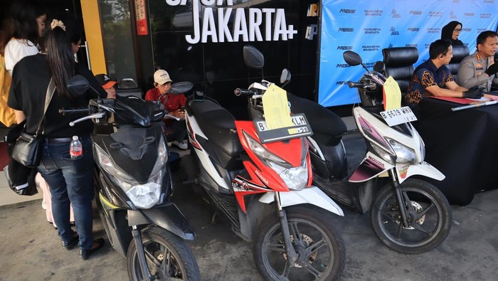 Barang bukti motor hasil curian