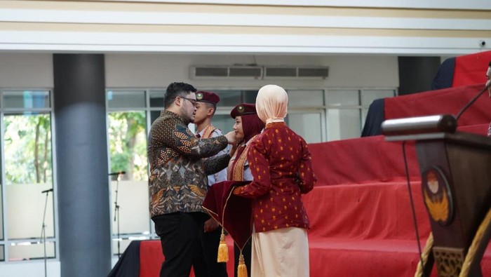 Bupati Kediri Mas Dhito saat wisuda siswa boarding school