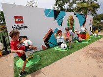 Demam Piala Dunia 2026 Hadir dalam Balok Lego Raksasa