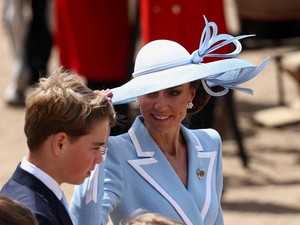 Foto: Kate Middleton Pakai Outfit Mirip Putri Diana di Trooping the Colour 2026