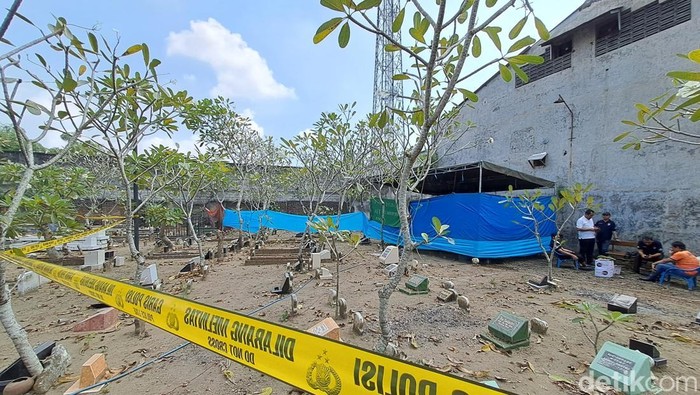 Makam perempuan lajang di Jombang diekshumasi