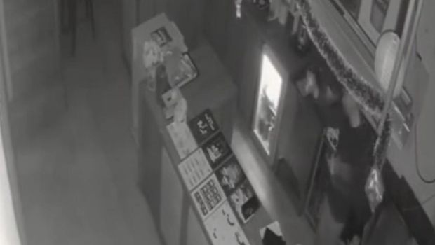 Cuplikan CCTV maling nan viral di media sosial.