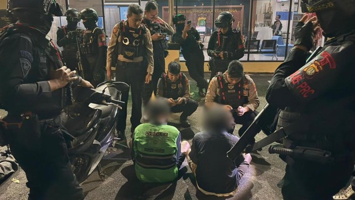 Polisi Amankan 4 Orang Diduga Pakai Narkoba Saat Patroli di Tanjung Priok