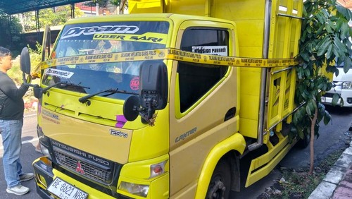 Polres Klungkung mengamankan truk dikendarai pelaku tabrak lari berinisial AS, Sabtu (13/6/2026). (Foto: Dok. Humas Polres Klungkung)