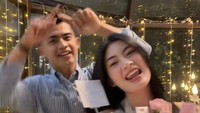 Gak ada keterangan spesial, tapi keduanya benar-benar enjoy menikmati momen. Foto: dok TikTok Pratama Arhan