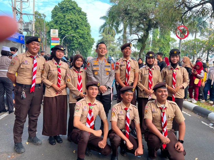 Ribuan warga Kabupaten Bogor antusias melebur bersama jajaran kepolisian dalam agenda olahraga bersama yang menandai pembukaan resmi rangkaian festival Bhayangkara Fest (dok.istimewa)