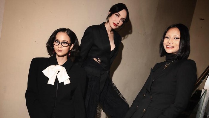 Sara Wijayanto bersama dengan Lutesha dan Shareefa Danish.