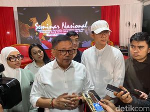 Sentilan Hasto PDIP Singgung Si Joko yang Merusak Tatanan
